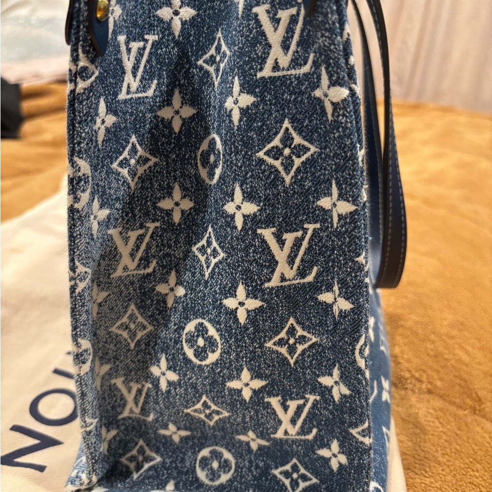 Louis Vuitton Blue Denim On The Go - Picture 6 of 7